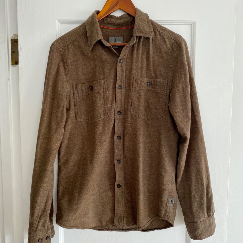 Royal Robbins Men’s Button Down Collared Shirt